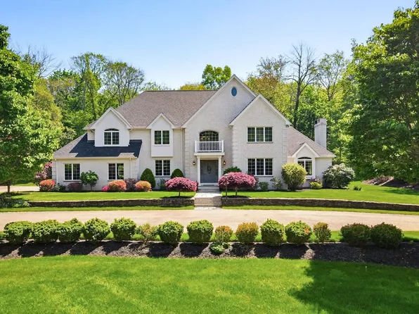 12 Birch Ln, Medfield, MA 02052