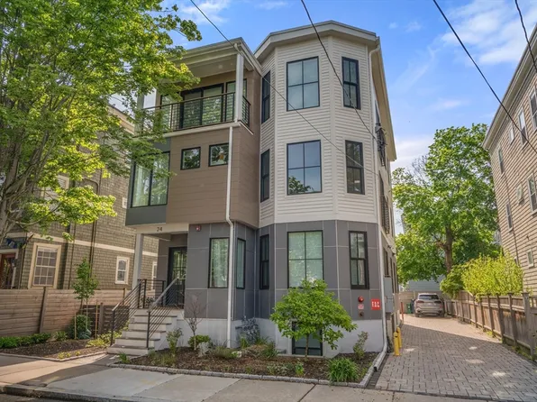 24 Camp St #3, Cambridge, MA 02140