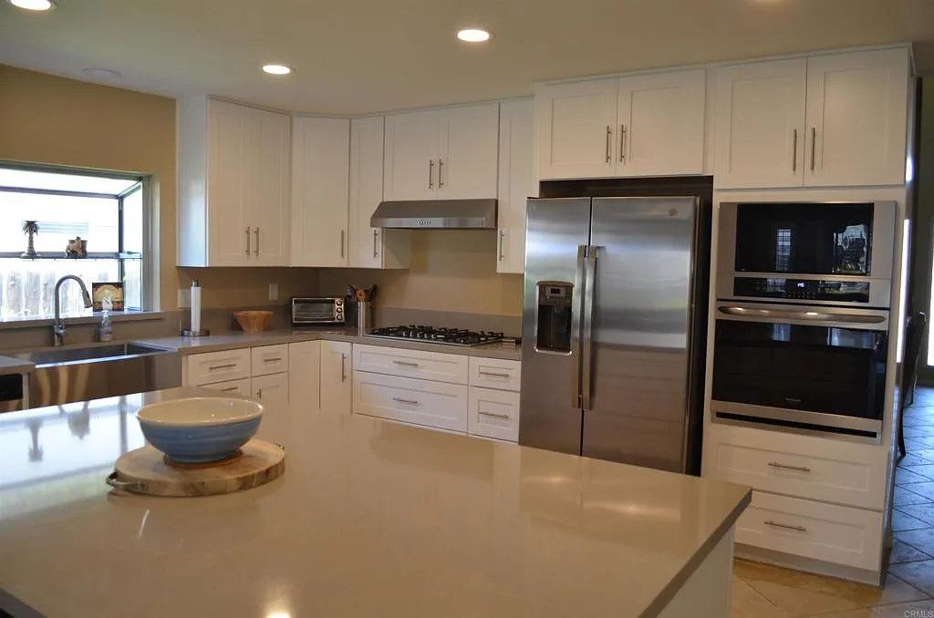 4 bed, 2160 sqft, $7,000 — Photo 1