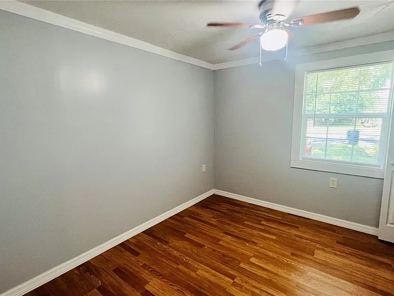1616 Hope St — Photo 10