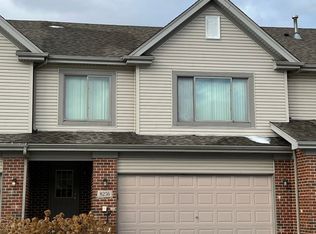 8256 W Chestnut Ct, Frankfort, IL 60423