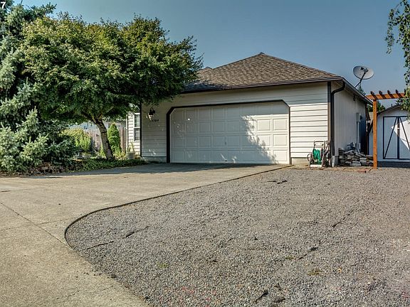 2nd image of 15304 NE 90th St