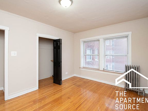 2nd image of 4029 W Melrose St APT 3W
