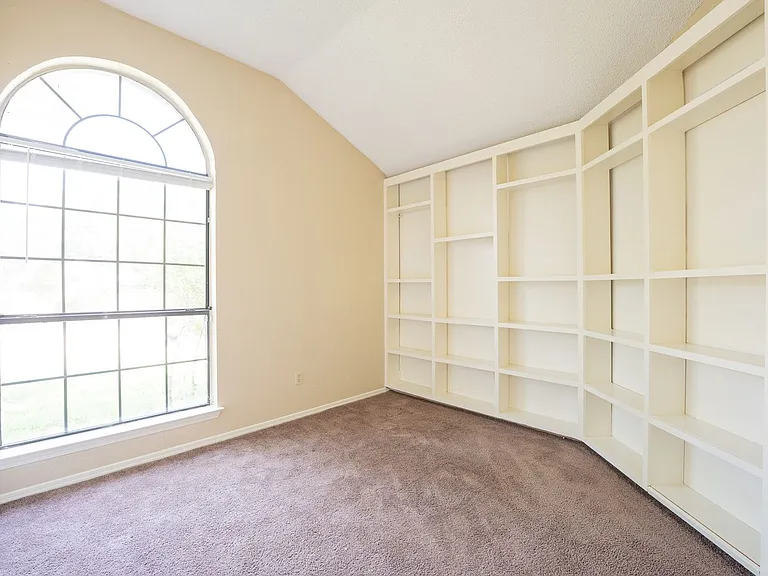 428 Antietam Ct — Photo 6