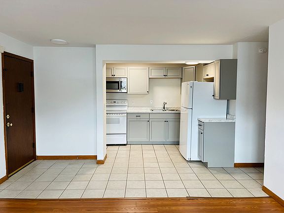 3rd image of 710 Whitman St #102