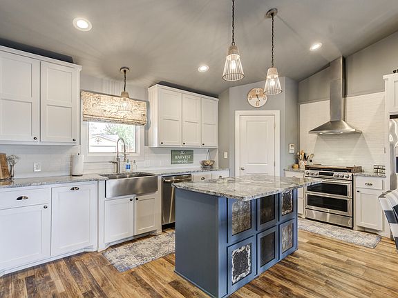 3rd image of 13 W Canyonview Dr
