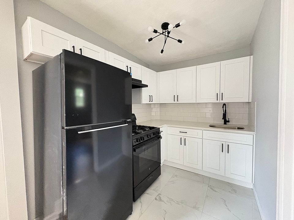 1st image of 439-441 Springdale Ave #1