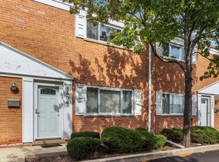 1404 Shermer Rd, Northbrook, IL 60062