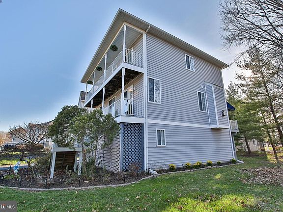 5th image of 201 Mariners Point Dr