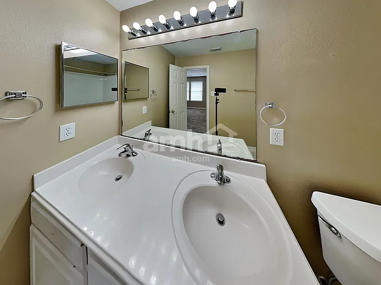 12102 Oxford Trails Dr — Photo 18