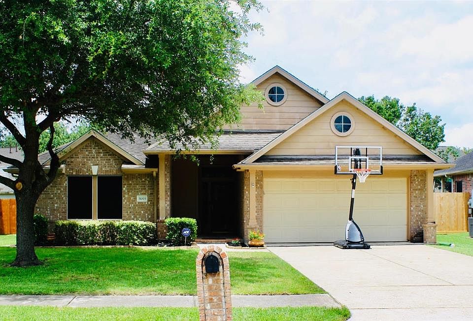 1st image of 11003 Thornwood Dr