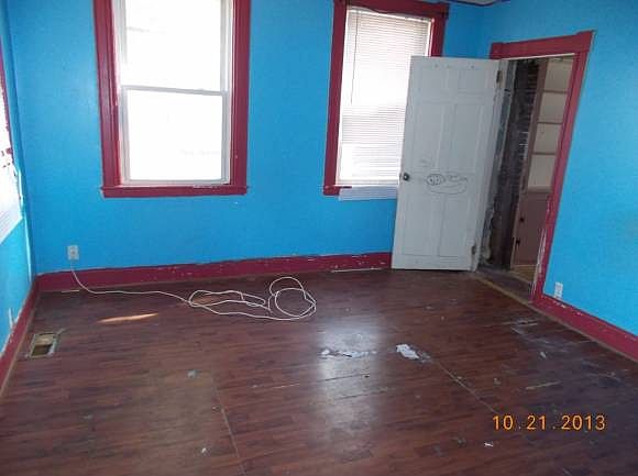 2nd image of 18 Schmitt St