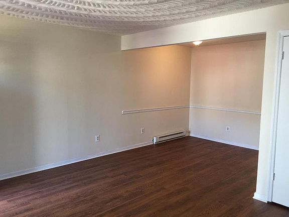 3rd image of 879 Washington Ave APT 2