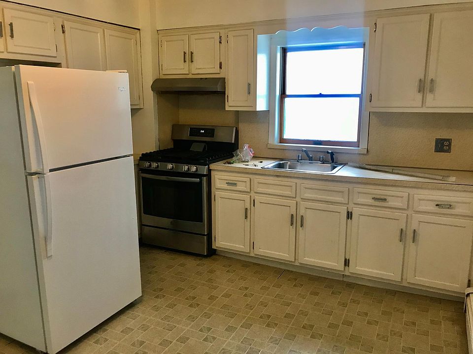 1st image of 110 N Nichols Ave #3