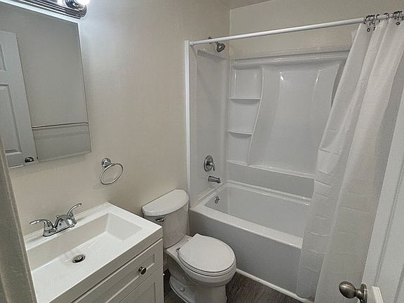4th image of 2344 E 17th St #4