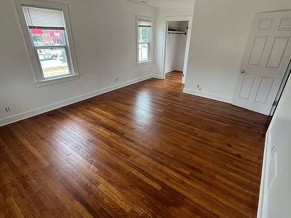 3rd image of 209 N Maguire St