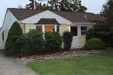 1st image of 10920 Carlson Dr