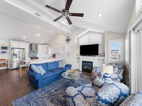 4th image of 30 71st St W #Sea