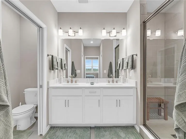 11811 Venetian Lagoon Dr #202 — Photo 20