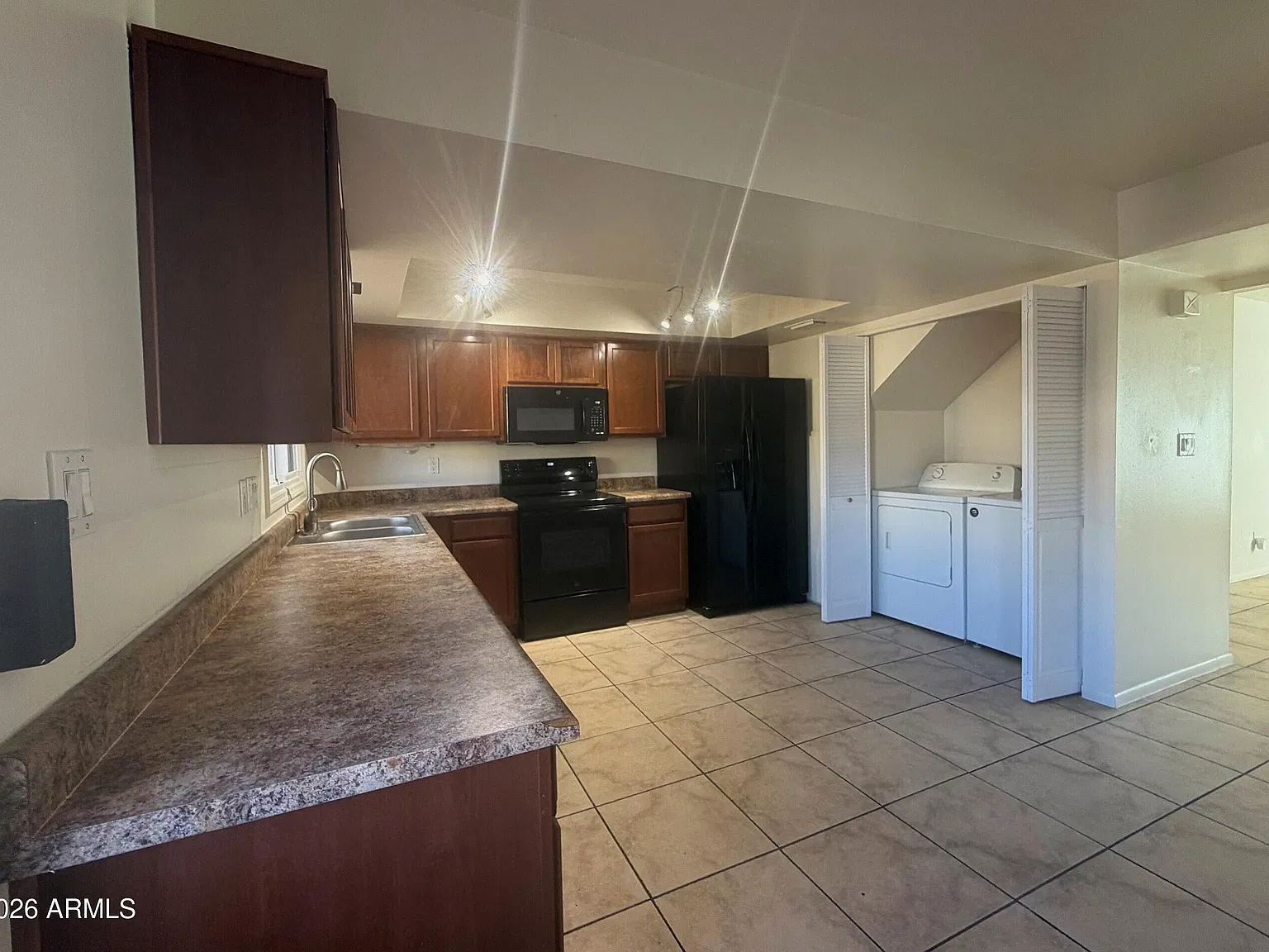 4 bed, 2.5 bath, 1536 sqft, $2,100 — Photo 3