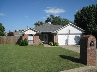 338 High Ridge Dr, Krum, TX 76249