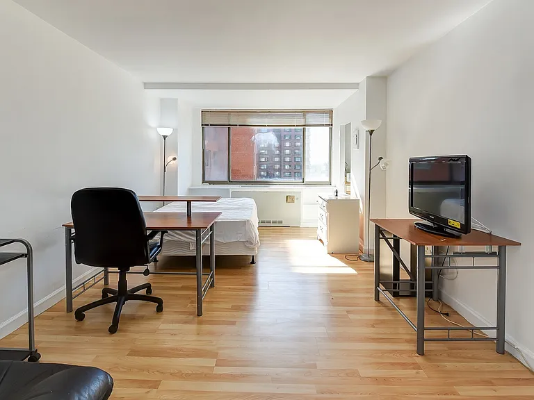 1111 Arlington Blvd #502 — Photo 3