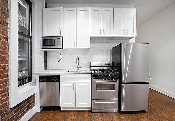 4th image of 280 Manhattan Ave #1A