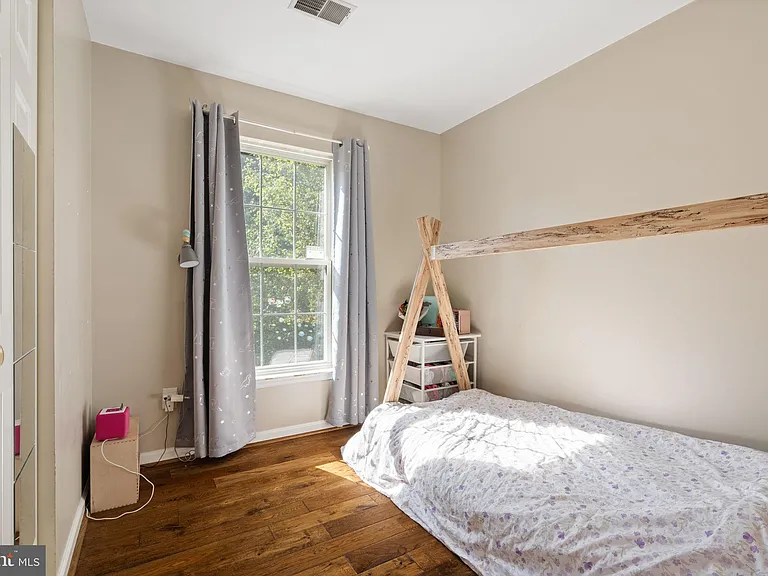 5964 Edgehill Ct — Photo 20