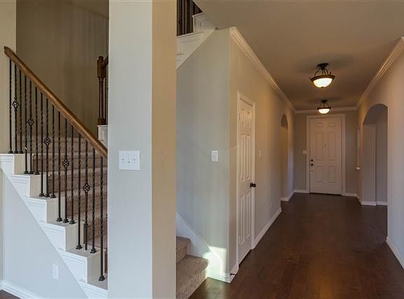 3rd image of 3019 Martha Dr