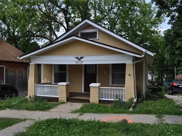 2919 Jules St, Saint Joseph, MO 64501