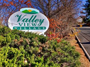 111 Mallane Ln APT 4C, Naugatuck, CT 06770