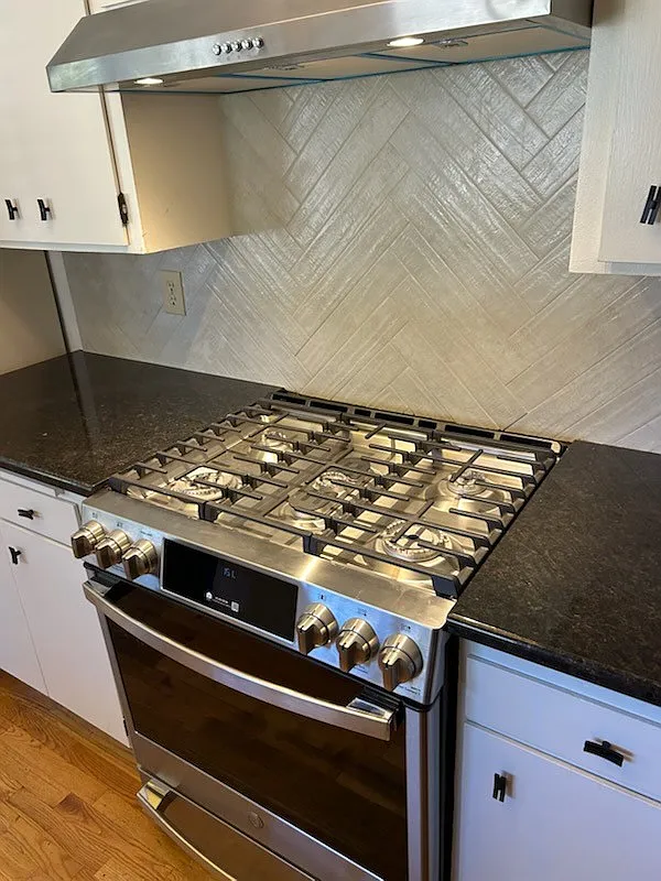 3 bed, 2320 sqft, $3,000 — Photo 4