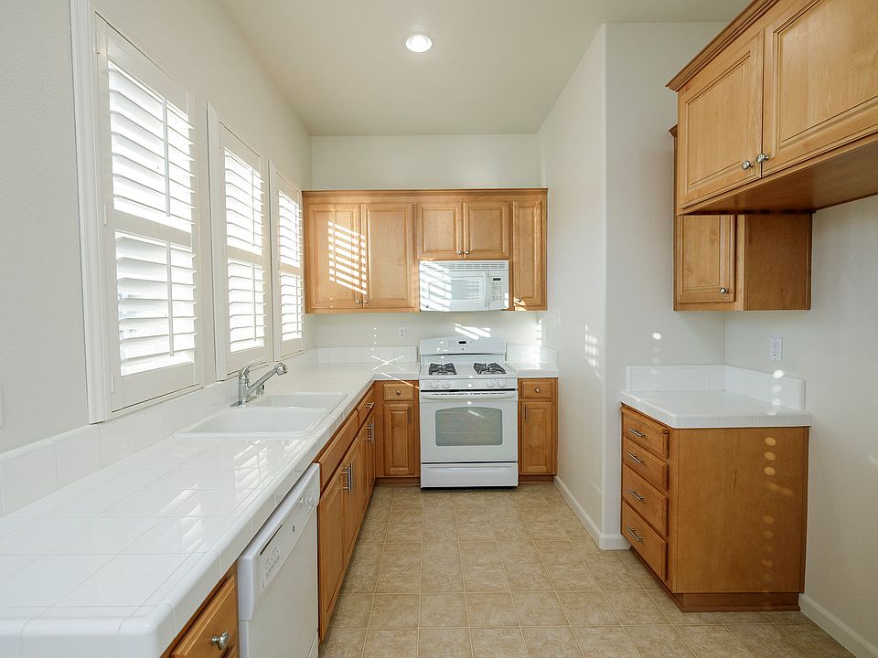 1st image of 650 Canterbury Cir #Adu