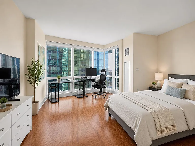 77 Hudson St #2412 — Photo 7