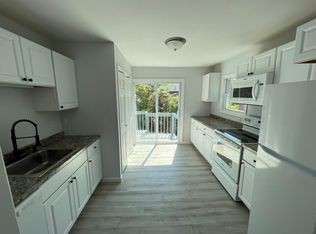 12 Elizabeth Ct, Groton, CT 06340