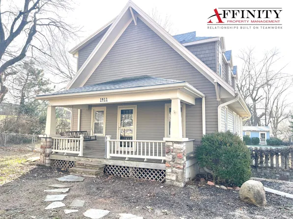 1411 NE Englewood Rd, Kansas City, MO 64118