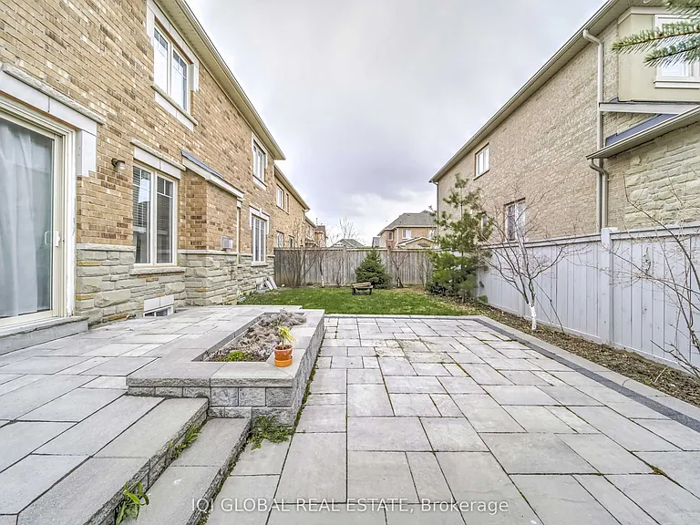 2 Bowkett Dr — Photo 27