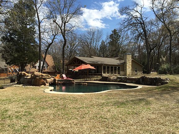 4th image of 126 Lake Terrace Dr