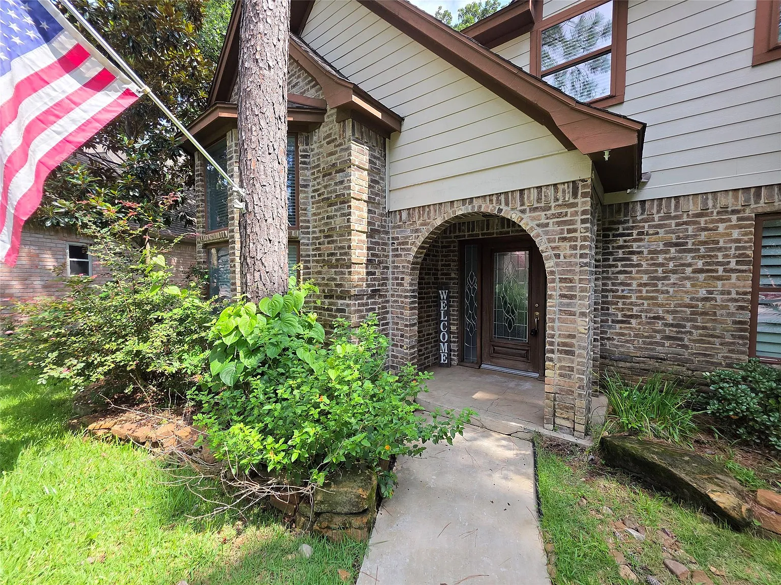 4 bed, 2.5 bath, 2810 sqft, $3,195 — Photo 4