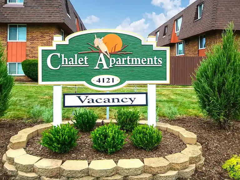 Chalet Apartments — Photo 1