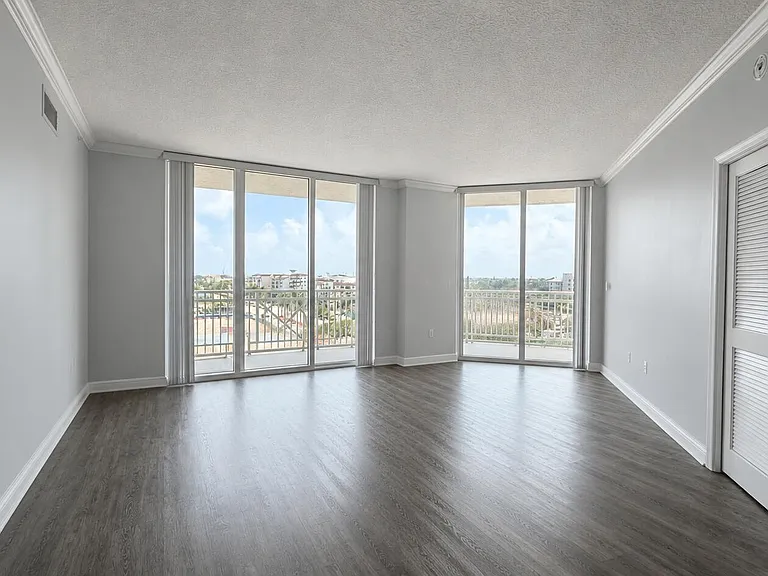 350 N Federal Hwy #715 — Photo 10