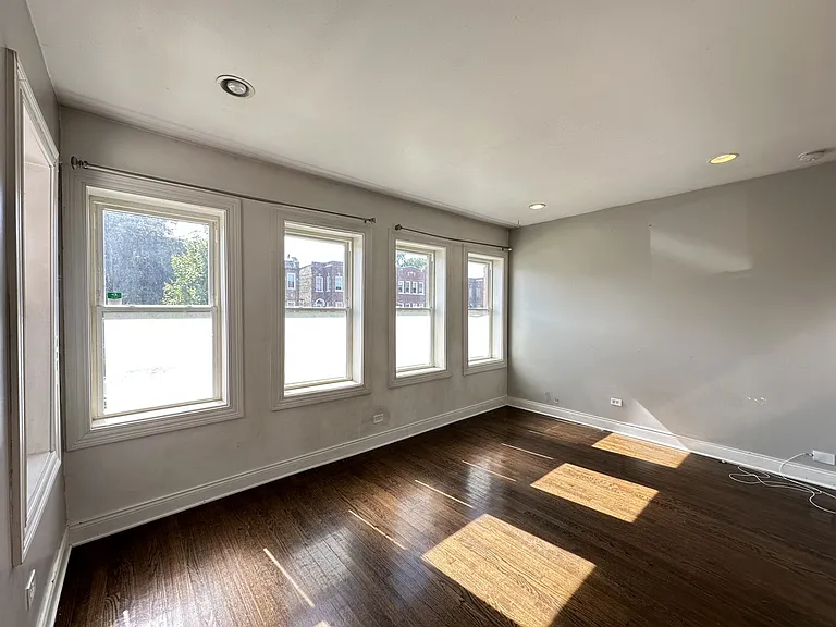 1621 N McVicker Ave #2 — Photo 9