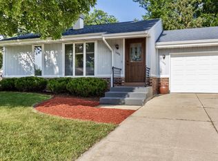 1046 N Wuthering Hills Dr #A, Janesville, WI 53546