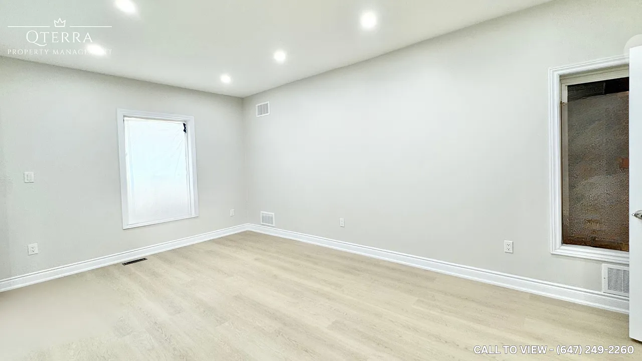 3 bed, 1.5 bath, 1900 sqft, $2,399 — Photo 2