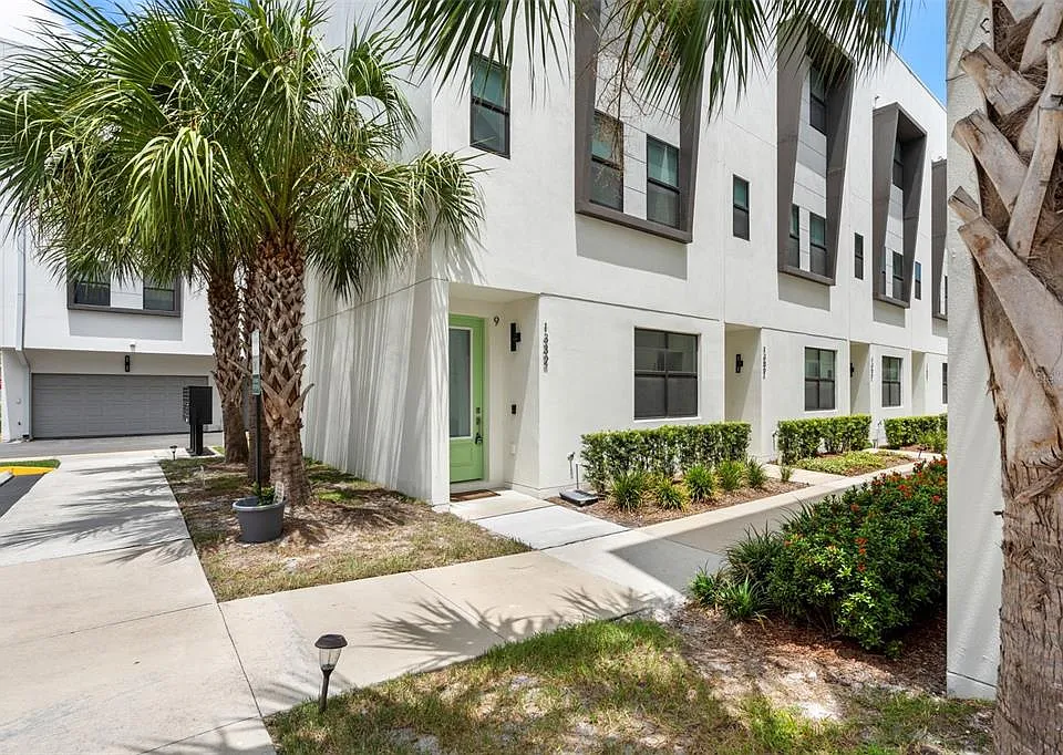 1332 W Gray St #9