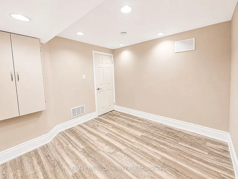17 Morden Cres #BASEMENT — Photo 13