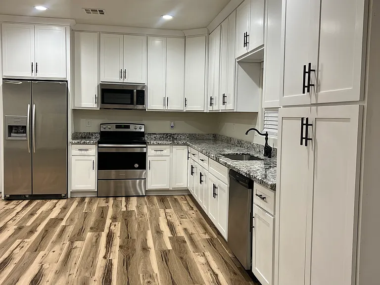 32014 N Ash St — Photo 4