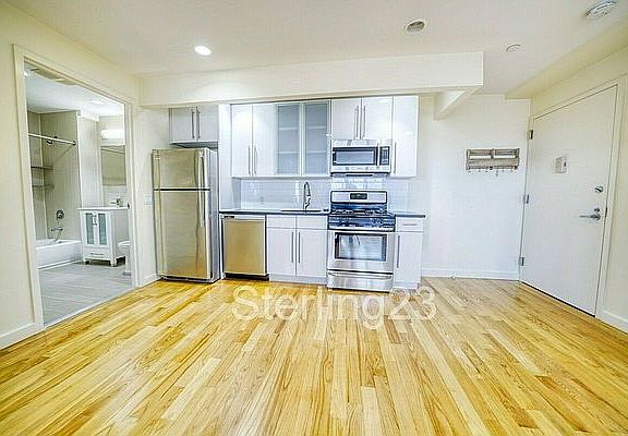 3rd image of 2315 Astoria Blvd APT 2B