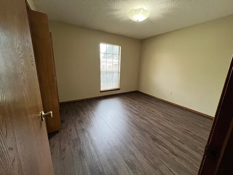 8107 Williamsburg Rd — Photo 23