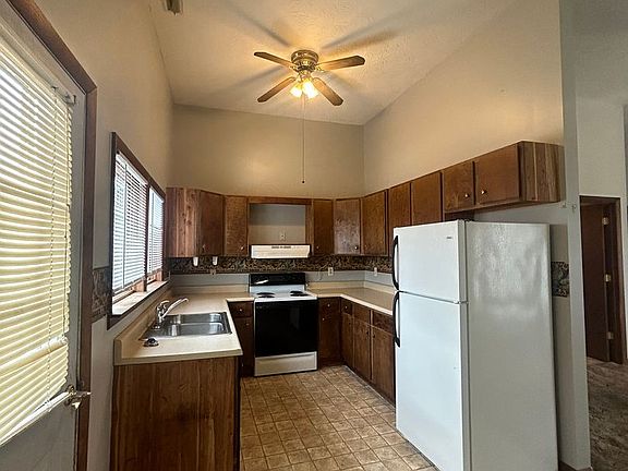 4th image of 285-295 N Cross St #295-A